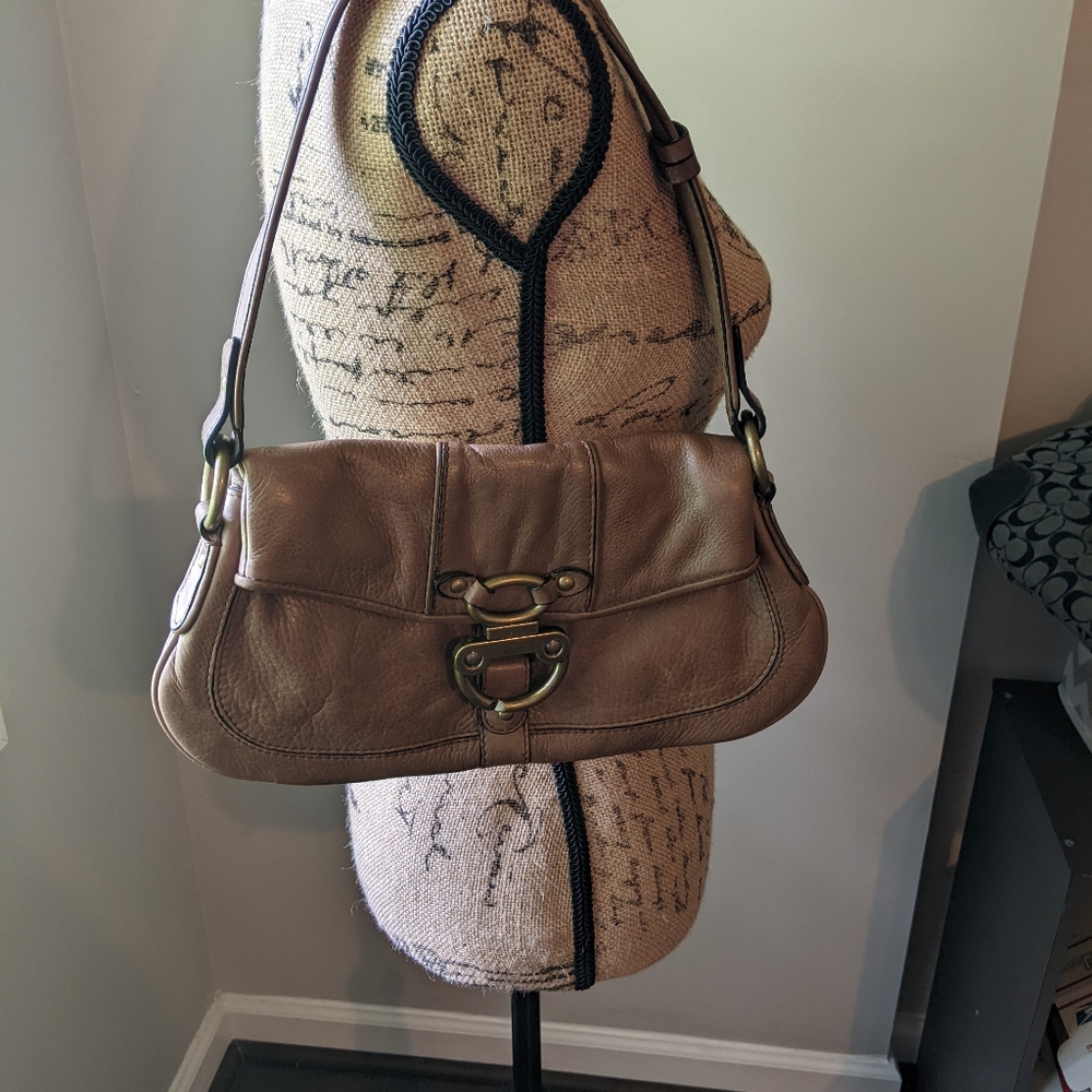 Cute everyday shoulder bag.
